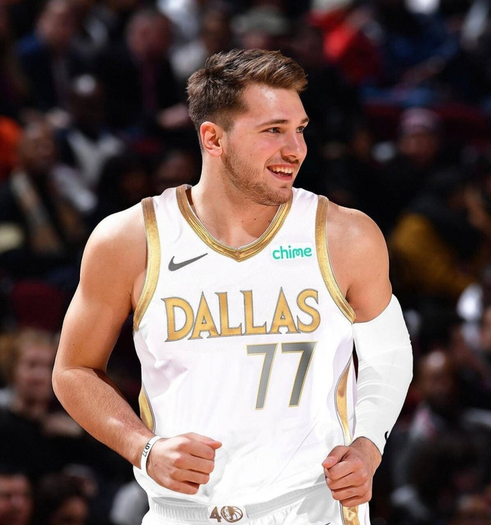 卢卡·东契奇统治力爆表 技术犯规危机威胁MVP之