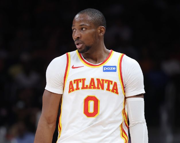 老鹰141-107横扫篮网 杰伦达成历史里程碑