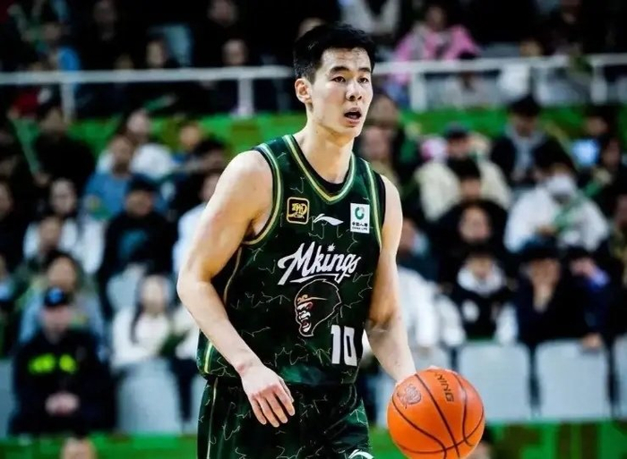 辽宁6连胜领跑，上海8连胜霸榜，郭昊文爆发助同