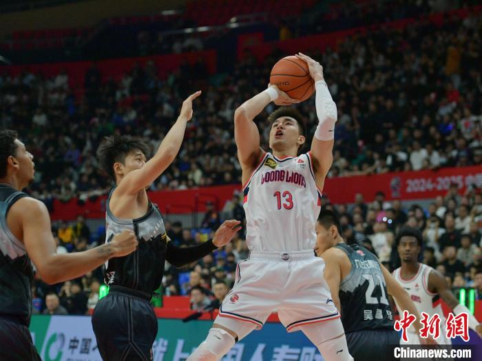 郭艾伦里程碑时刻遭遇低迷 吉林大胜广州稳固积