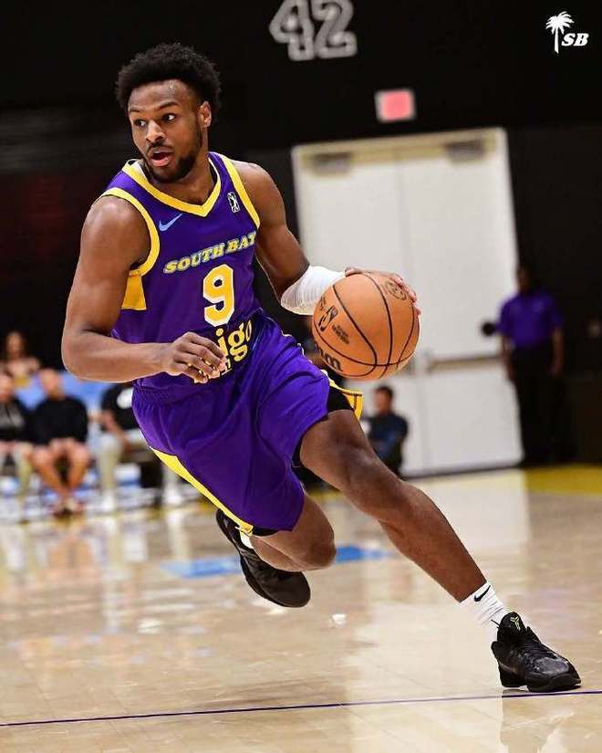 布朗尼替补登场砍10分创历史父子助攻纪录