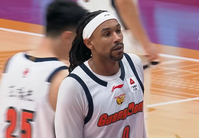 广东队签约2米10中锋拉科塞维奇 杜锋面临外援裁