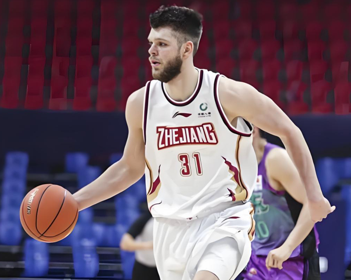 广东队签约2米10中锋拉科塞维奇 杜锋面临外援裁