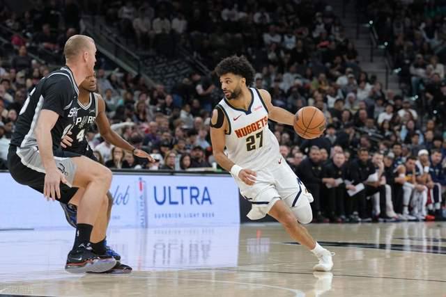 马刺主场遭掘金20分逆转 穆雷末节爆发率队逆转