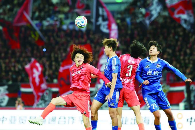 盐城队主场1-0力克宿迁队登顶积分榜，苏超战术